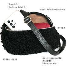 Laden Sie das Bild in den Galerie-Viewer, Crossover Bag MERANO - Made in Italy - Erlebe den absoluten Winterspaß mit unserer winterlichen Crossover Bag MERANO!