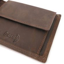 Laden Sie das Bild in den Galerie-Viewer, Herren Voll-Leder Geldbörse im Hochformat, Farbe dunkelbraun, 6 Kartenfächer, RFID-Schutz, 6 Einsteckfächer davon eines mit Sichtfenster. Münzenfach mit Druckknopfverschluss und integriertem Chipfach für Einkaufswagen, 2 Scheinfächer mit Velourledertrennung.