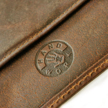 Laden Sie das Bild in den Galerie-Viewer, Naturleder Geldbörse SKULL - Querformat, Volllederausstattung, 6 Kartenfächer mit RFID-Schutz, 2 Scheinfächer