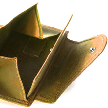 Laden Sie das Bild in den Galerie-Viewer, Geldbörse SWING FLORAL - Farbe Cognac-Braun, Hochformat, Außenriegel, tiefes Scheinfach, Echtleder, RFID-Schutz