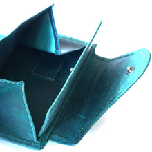 Laden Sie das Bild in den Galerie-Viewer, Geldbörse SWING FLORAL - Petrol, Hochformat, Außenriegel, tiefes Scheinfach, Echtleder, RFID-Schutz