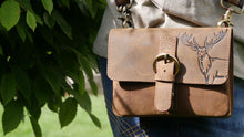 Laden Sie das Bild in den Galerie-Viewer, Gürteltasche HIRSCH - Echtleder mit abnehmbaren Schultergurt, Vintage