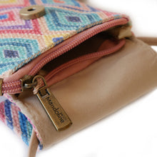 Laden Sie das Bild in den Galerie-Viewer, Handy Tasche MANDOLINE - Ethno-Look mit Quaste, 100 % vegan