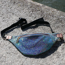 Laden Sie das Bild in den Galerie-Viewer, Slingbag - Bauchtasche mIt Sparkling Glitter blau rose gold