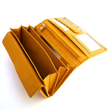 Laden Sie das Bild in den Galerie-Viewer, Geldbörse SAHARA - goldgelb, 9 Kartenfächer mit RFID-Schutz, 3 Scheinfächer