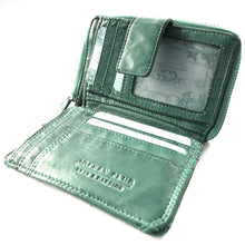 Laden Sie das Bild in den Galerie-Viewer, Reißverschluss Geldboerse im Used Look - grün - 12 Kartenfächer zweigeteiltes Muenzfach und Niet Applikationen aussen