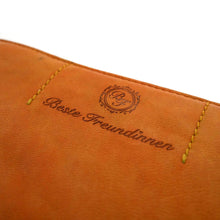 Laden Sie das Bild in den Galerie-Viewer, Reißverschluss Geldbörse CLIFTON - 12 Kartenfächer, 3 Scheinfächer, USED-OPTIK, Echtleder, RFID-Schutz