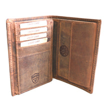 Laden Sie das Bild in den Galerie-Viewer, herren naturleder geldboerse mit karpfen und anglermotiv in braun