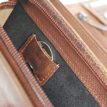 Laden Sie das Bild in den Galerie-Viewer, Naturleder Geldbörse LA GECKO - cognac, 8 Kartenfächer mit RFID Schutz, 2 Scheinfächer, 1 Münzfach mit RV