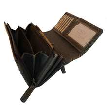 Laden Sie das Bild in den Galerie-Viewer, leder geldboerse flower und big - braun gepraegt 12 kartenfaecher mit rfid schutz 3 scheinfaecher