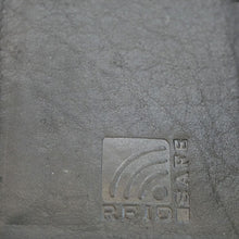 Laden Sie das Bild in den Galerie-Viewer, Mini Leder Geldbeutel zweifarbig in schwarz ocker mit Platz fuer drei Bankkarten