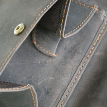Laden Sie das Bild in den Galerie-Viewer, geldbeutel naturleder braun motiv born to ride