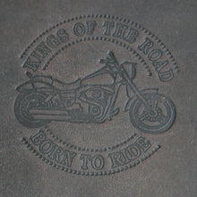 Laden Sie das Bild in den Galerie-Viewer, geldbeutel naturleder braun motiv born to ride