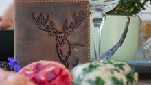 Laden Sie das Bild in den Galerie-Viewer, geldbeutel naturleder braun hirsch