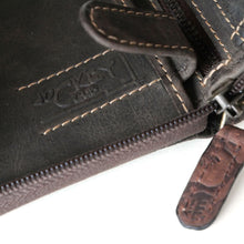 Laden Sie das Bild in den Galerie-Viewer, Geldbörse FLOWER M - braun, geprägt, 10 Kartenfächer, 2 Scheinfächer, Reißverschluss außen