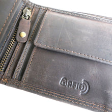 Laden Sie das Bild in den Galerie-Viewer, Naturleder Geldbörse TRAKTOR - Querformat, braun, 11 Kartenfächer mit RFID Schutz, 2 Scheinfächer