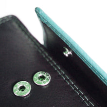 Laden Sie das Bild in den Galerie-Viewer, Geldbörse SMOOTH - hochkant, 11 genähte Kartenfächer, 2 Scheinfächer, doppelter Druckknopfverschluss