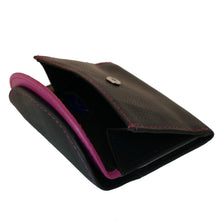 Laden Sie das Bild in den Galerie-Viewer, Mini Leder Geldbeutel zweifarbig in schwarz pink mit Platz fuer drei Bankkarten
