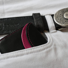 Laden Sie das Bild in den Galerie-Viewer, Mini Leder Geldbeutel zweifarbig in schwarz pink mit Platz fuer drei Bankkarten