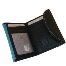 Laden Sie das Bild in den Galerie-Viewer, Mini Leder Geldbeutel zweifarbig in schwarz tuerkis mit Platz fuer drei Bankkarten