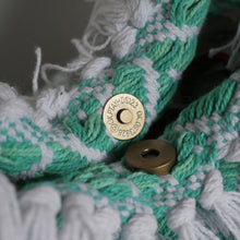 Laden Sie das Bild in den Galerie-Viewer, Schultertasche PAIA - aus Baumwolle, wahlweise in grün, rot, türkis