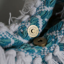 Laden Sie das Bild in den Galerie-Viewer, Schultertasche PAIA - aus Baumwolle, wahlweise in grün, rot, türkis