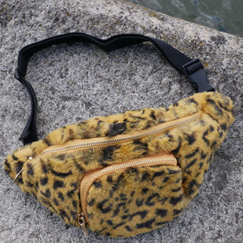 Bauchtasche - Slingbag im Teddypluesch und Leo Print