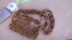 Handtasche Teddypluesch braun leoprint