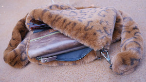 Handtasche Teddypluesch braun leoprint